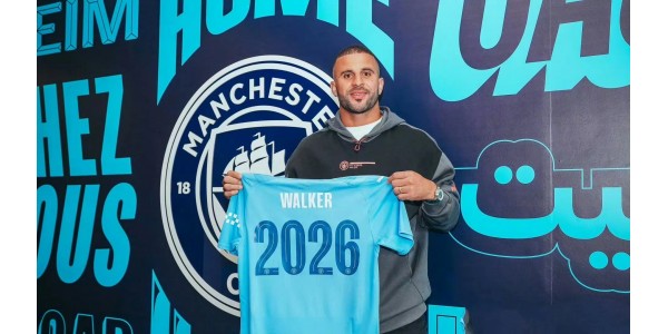 Kyle Walker renouvelle son contrat avec Manchester City, créant la gloire du Blue Moon